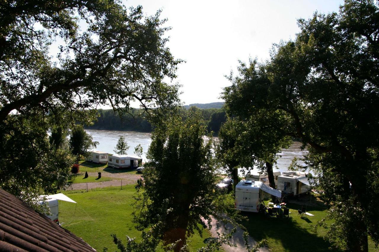 Отель Gasthof-Camping Stumpfer Schonbuhel an der Donau Экстерьер фото